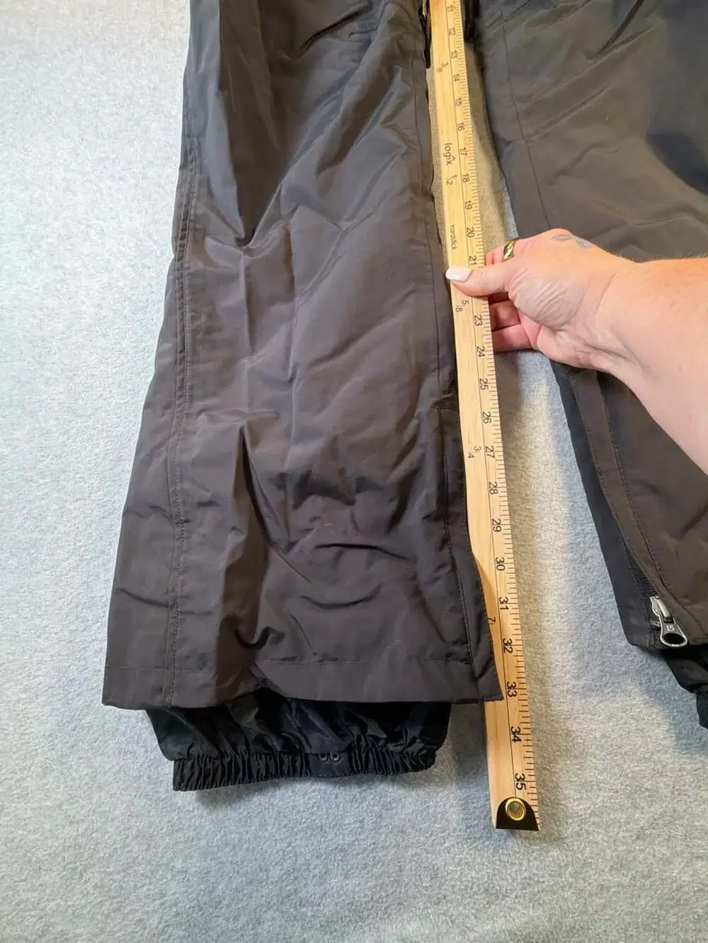 Burton Women's Black Snowboard Ski Pants Cargo Zip Pockets